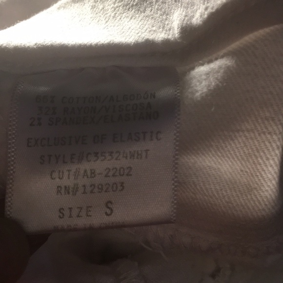 White flare leg fashion nova pants. - Picture 4 of 4